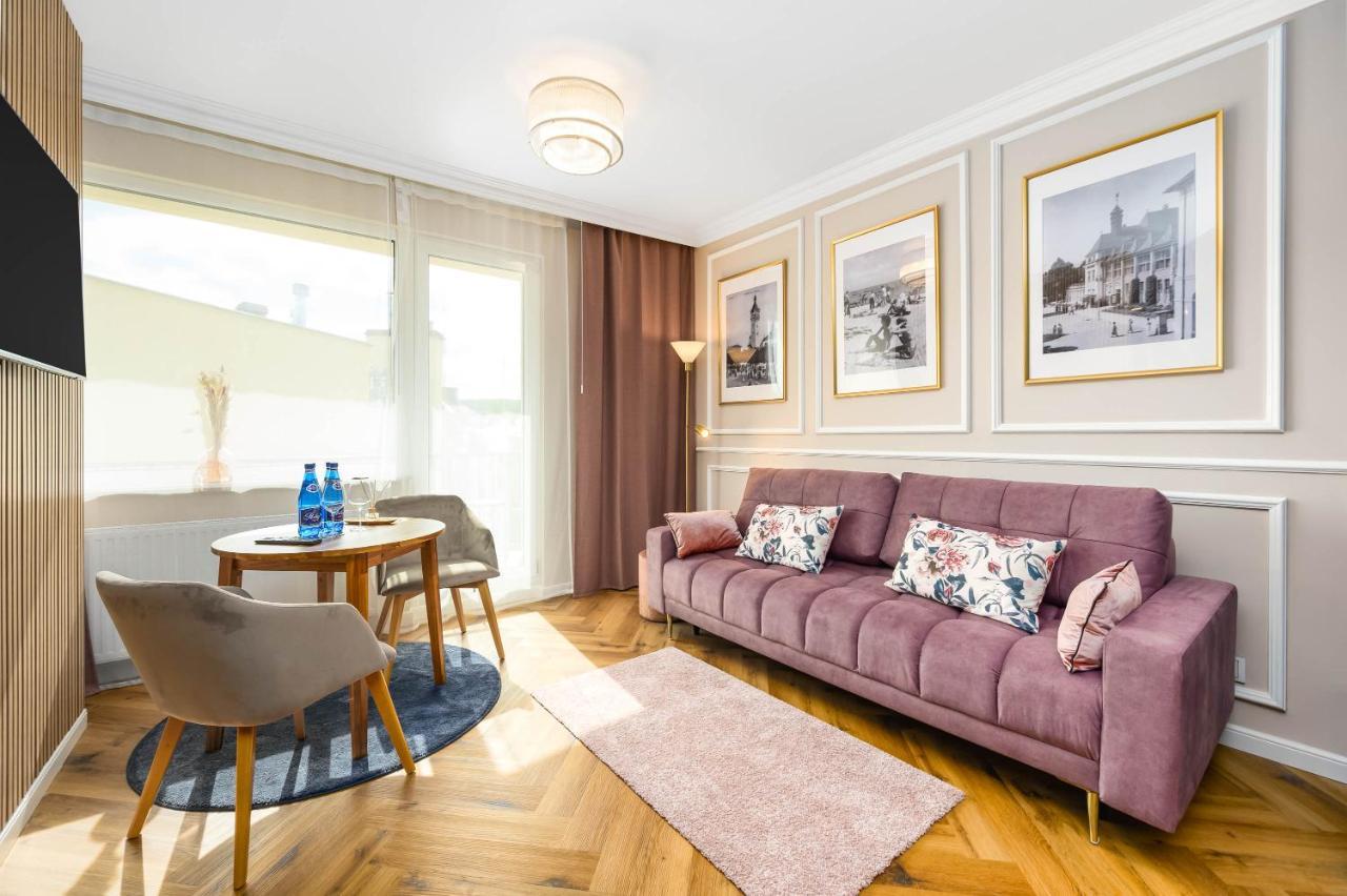 Pink Flower By Oneapartments Apartment Sopot